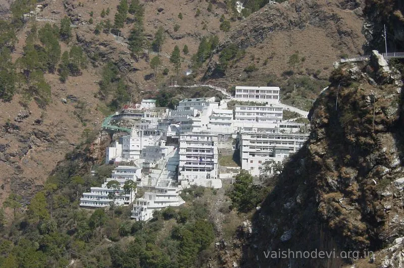 माता वैष्णो देवी के पर्वत का क्या नाम है? | What is the name of the mountain of Mata Vaishno Devi?
